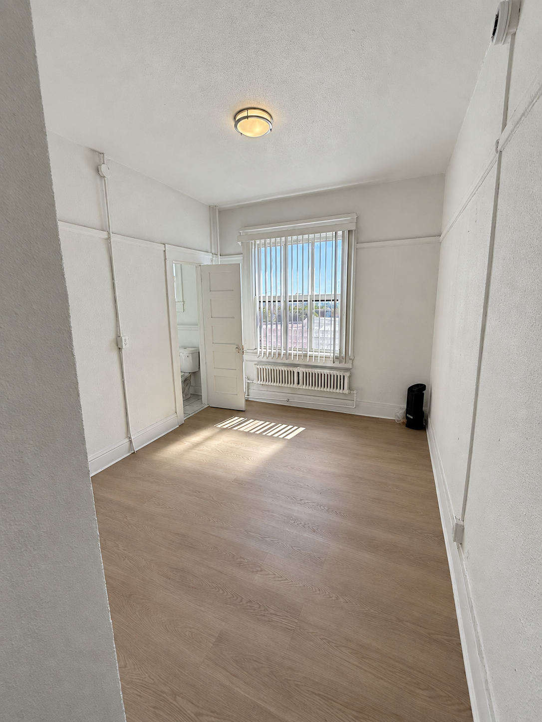DTLA Studio with Private Full Bathroom rental listing